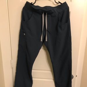 Figs Kade Cargo scrub pants